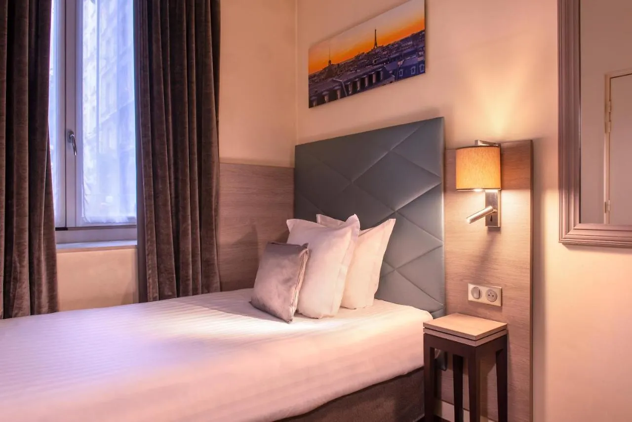 Hotel Aston Paris 3*,