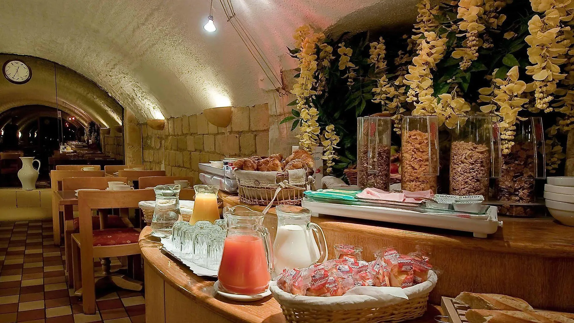 Hotel Hôtel Aston Parigi